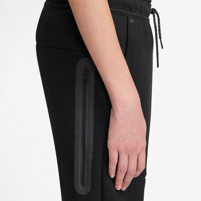 Y Nike Sportswear Tech Fleece IM0494-010