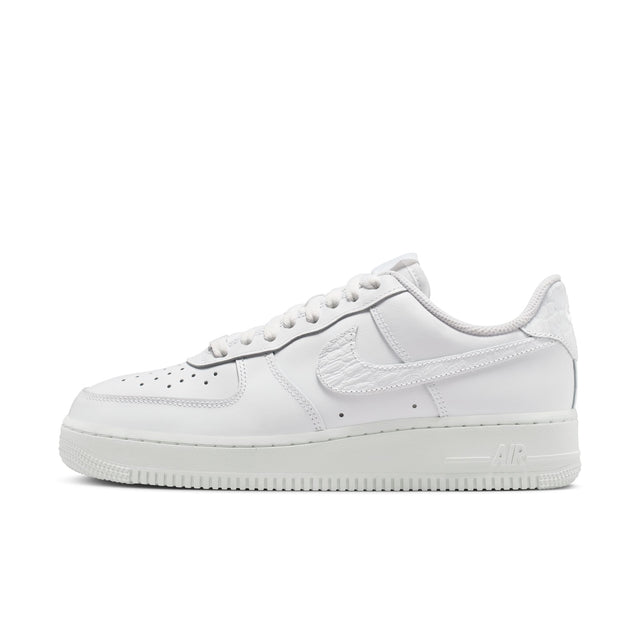 W Nike Air Force 1 '07 SE IO4837-100