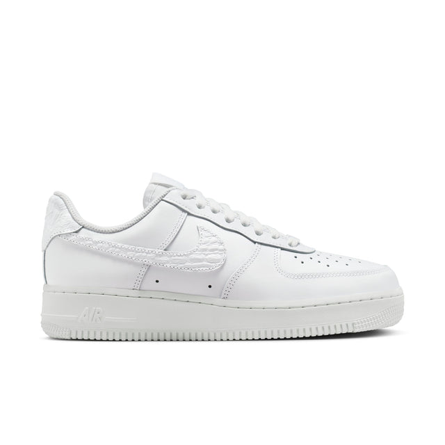 W Nike Air Force 1 '07 SE IO4837-100