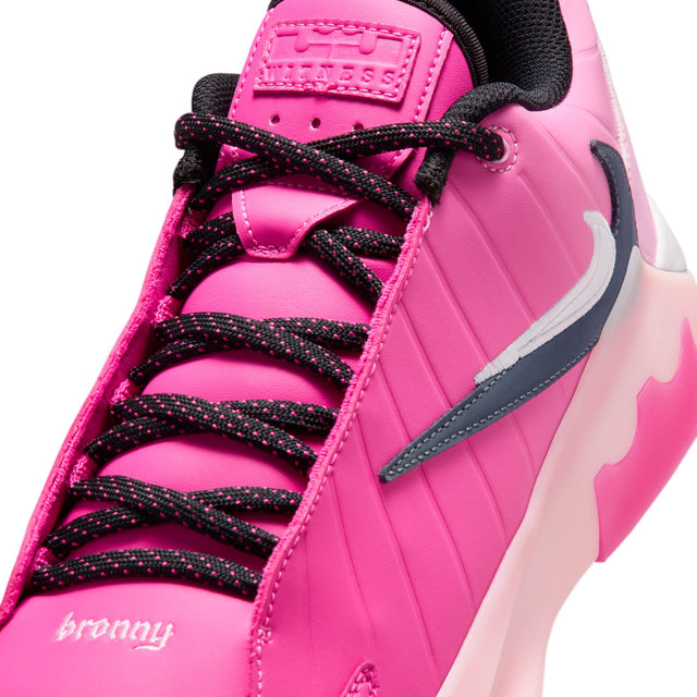 M LeBron Witness 9 IO7381-600