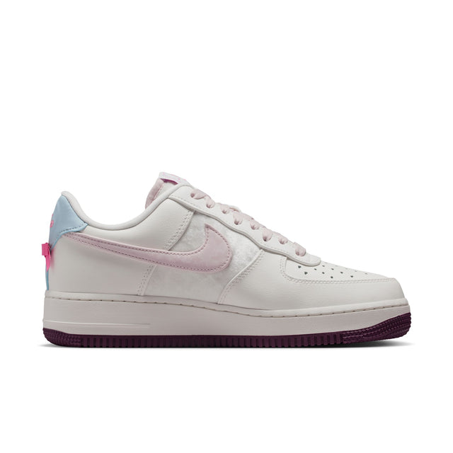 W Nike Air Force 1 '07 IQ4937-161