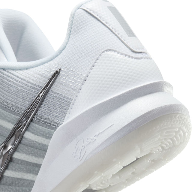 W Sabrina 3 "Me Vs. Me" IQ5085-102