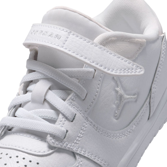 Y Jordan Court Connect Low IQ6046-100