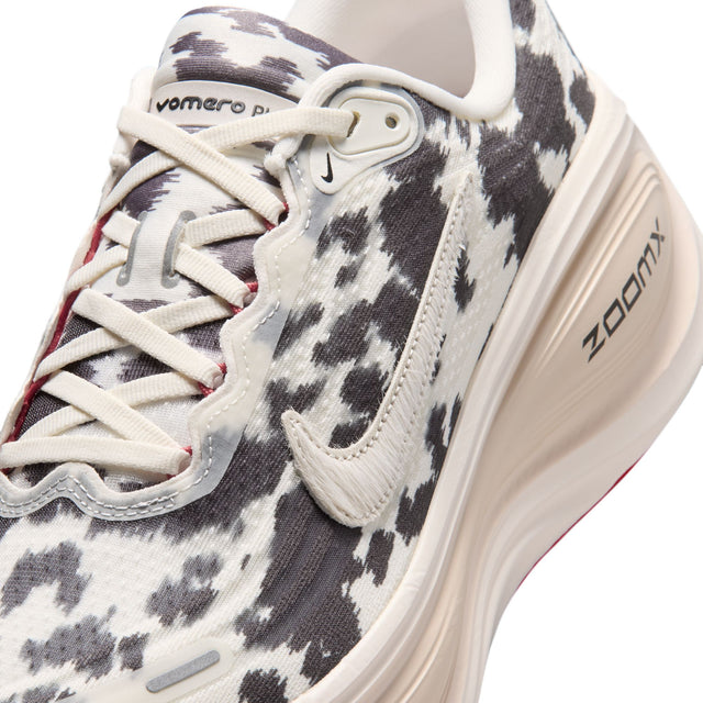 M Nike Vomero Plus IR0032-100