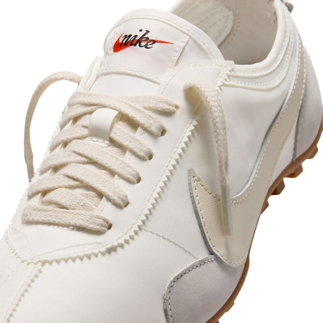 W Nike Moon Shoe OG IW0955-100