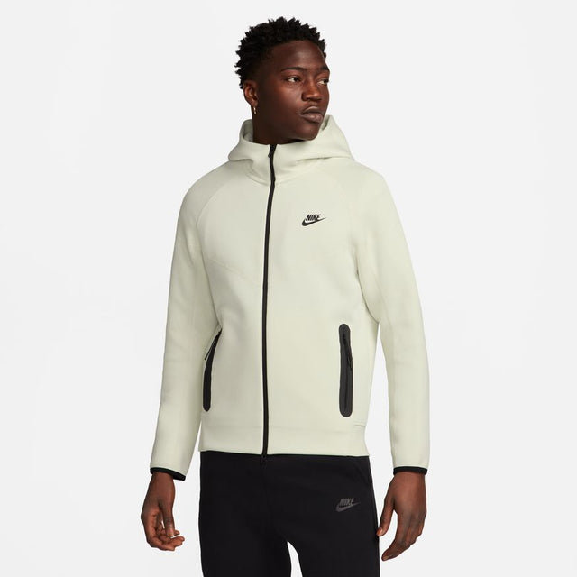 Nike Sportswear Tech Fleece Windrunner FB7921-020 – BB Branded