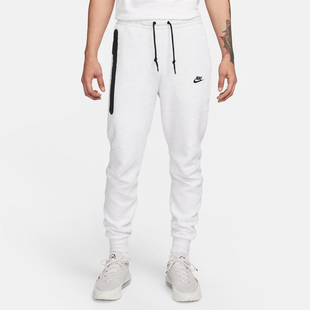 Nike Sportswear Tech Fleece FB8002-051 – BB Branded
