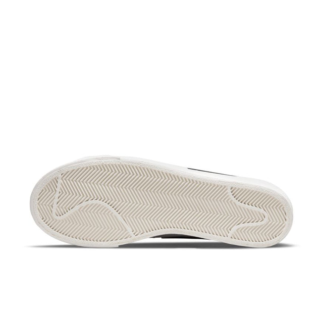 Buy NIKE Nike Blazer Low Platform DJ0292-101 Canada Online